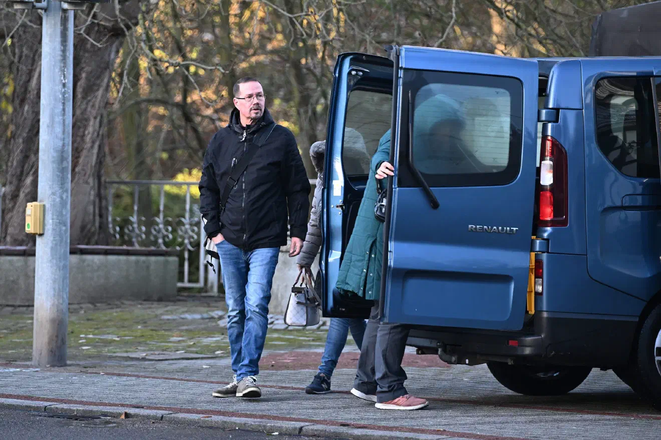 Auch andere Bundesvorstandsmitglieder blieben der Veranstaltung fern. Sei es weil berufliche Termine einer Teilnahme im Wege standen und auch weil körperliche Auseinandersetzungen zu erwarten waren.