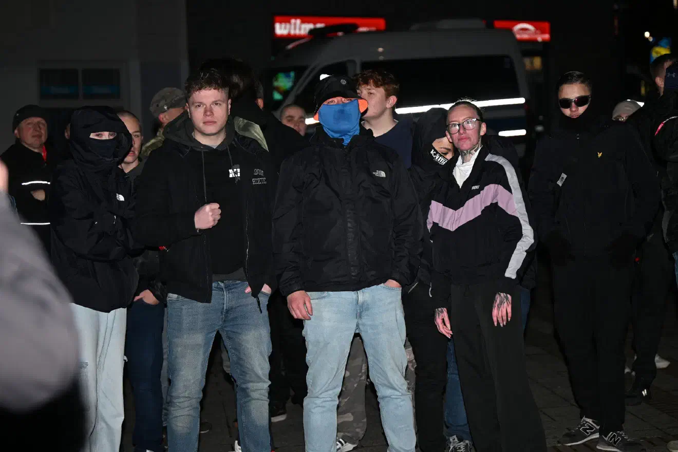 So konnten zahlreiche Teilnehmende dem politischen Nachwuchs und Heranwachsenden der regionalen Neonaziszene zugeordnet werden.