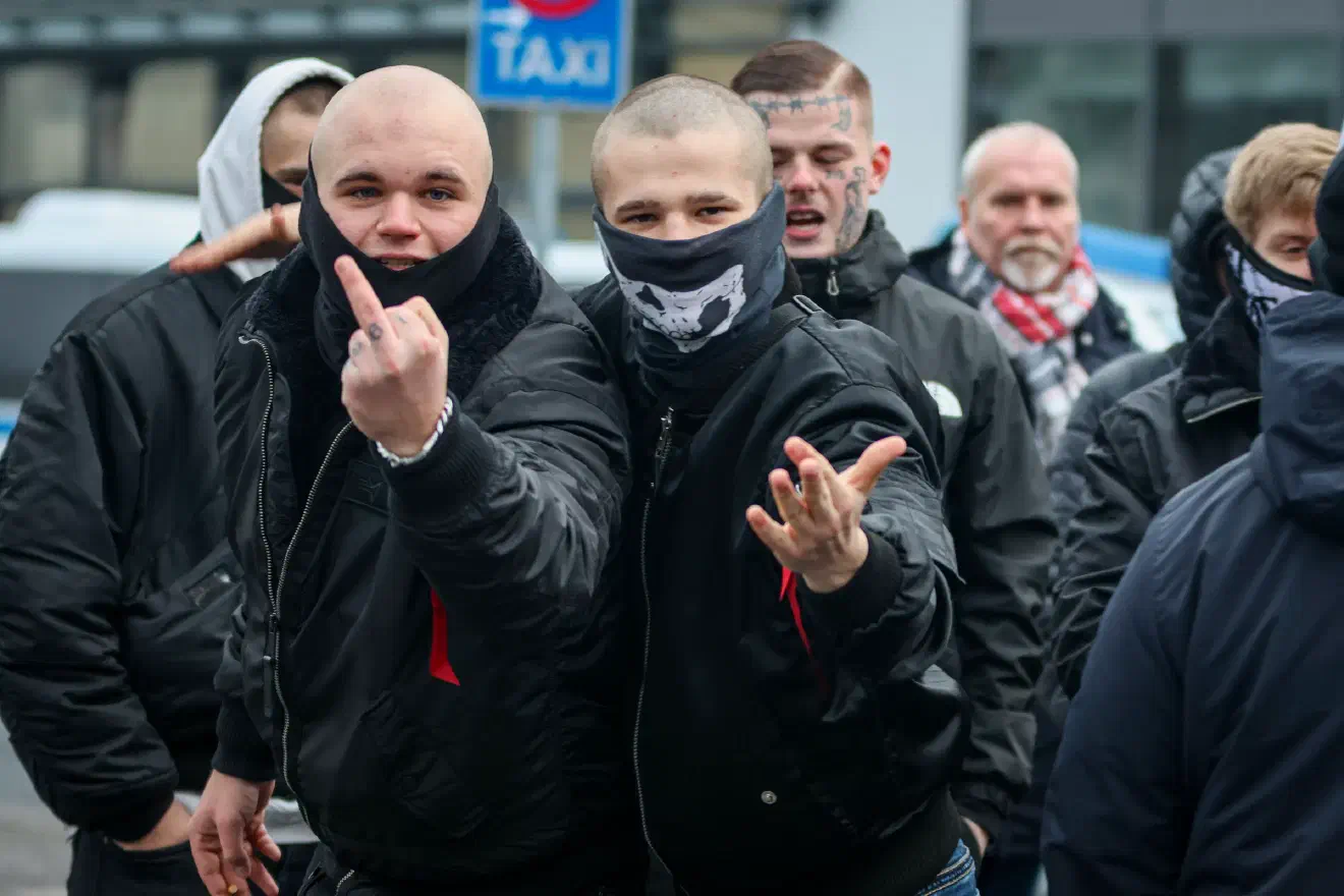 Die Veranstalter hatten immer wieder Probleme, die aktionsorientierten Jugendlichen an die eigenen Vorstellungen einer geordneten Demonstration zu erinnern.