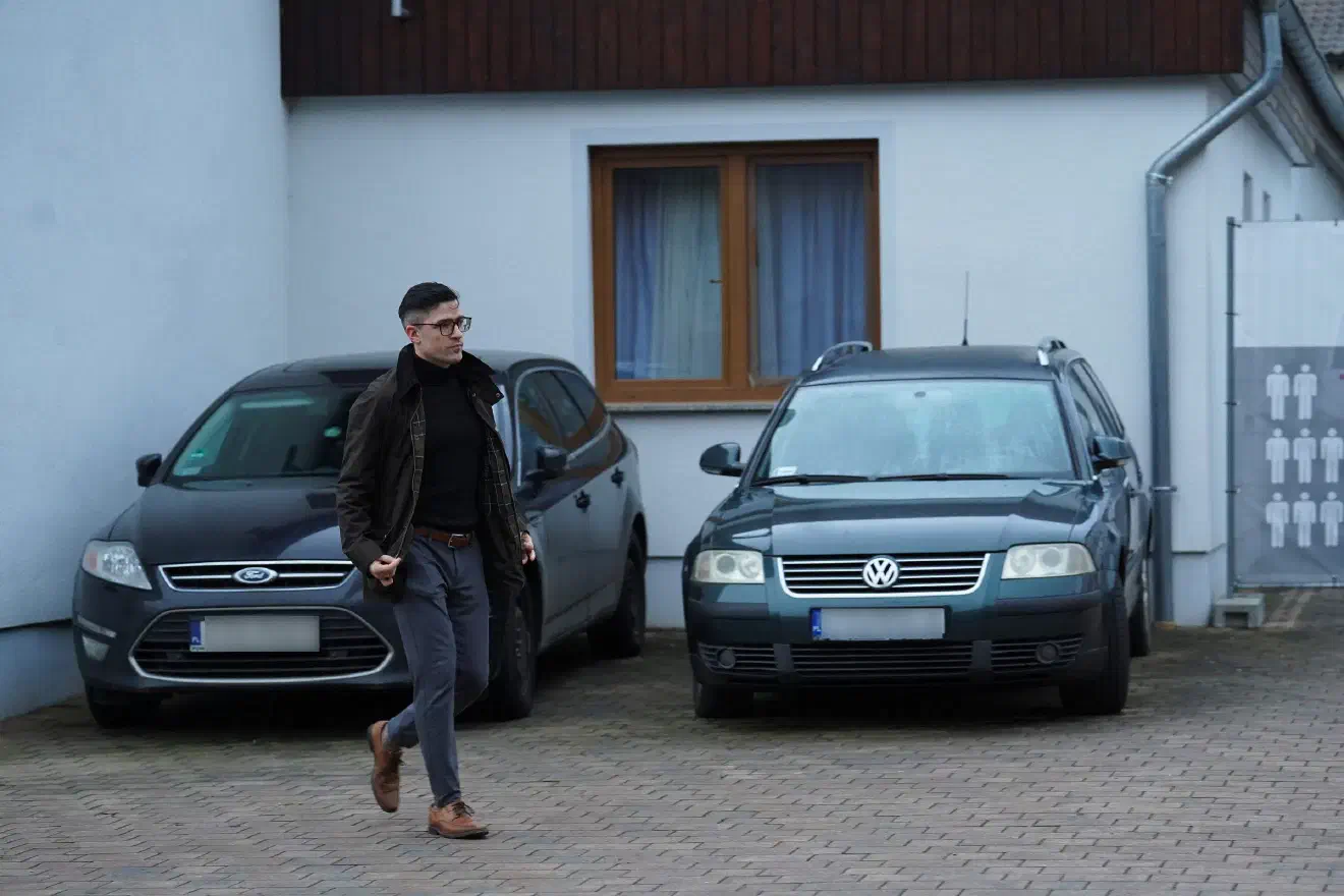 Neben Führungspersonen aus Deutschland waren auch zahlreiche Vertreter:innen der "Identitären Bewegung" aus Österreich zugegen. Darunter der ehemalige IB-"Posterboy", Martin Sellner.