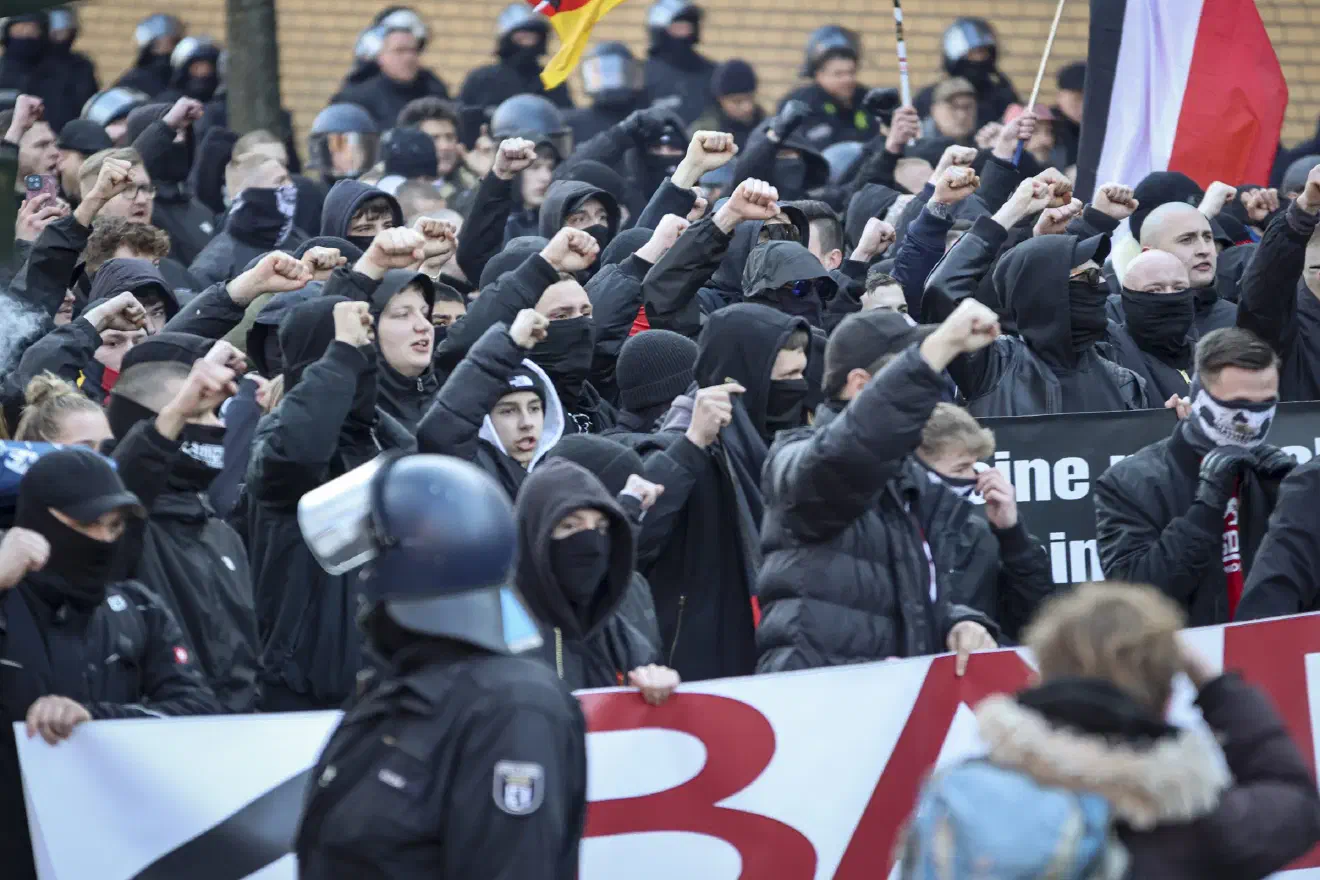 Auch wenn Sentürk und Fritsche öffentlich als Organisatoren auftraten und sich damit profilierten, wurden zentrale Aufgaben schnell von anderen Strukturen wie der ChemnitzRevolte oder DeutscheJugendVoran übernommen.