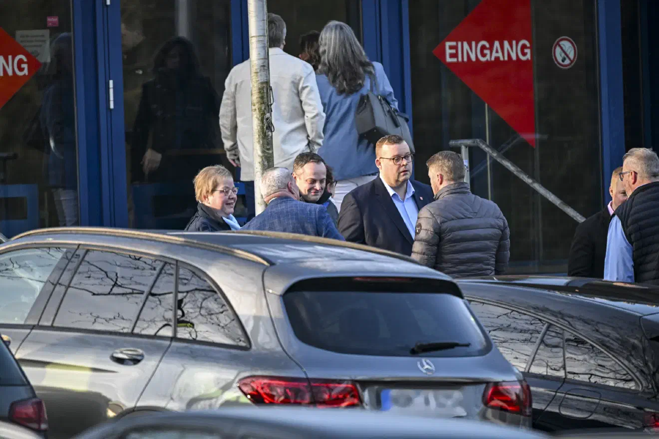 Aufgrund der vorgezogenen Bundestagswahl im Jahr 2025 war dies nun hinfällig. Da der Parteitag dennoch durchgeführt werden musste, beschäftigte sich die AfD an diesem Tag mit eher unwichtigen Themen.