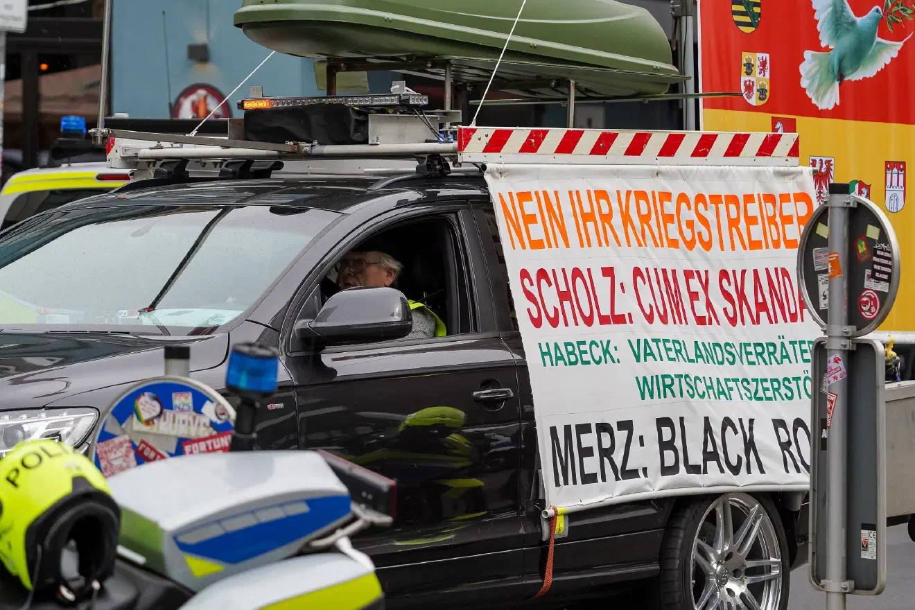 Am 22. März 2025 fand in Düsseldorf eine Demonstration unter dem Motto „Gemeinsam für Deutschland“ statt. Die Veranstaltung reiht sich in eine Serie ähnlicher Proteste ein, die bundesweit als Friedensdemonstrationen beworben, jedoch vor allem aus dem Umfeld der Querdenker-Bewegung organisiert wurden.