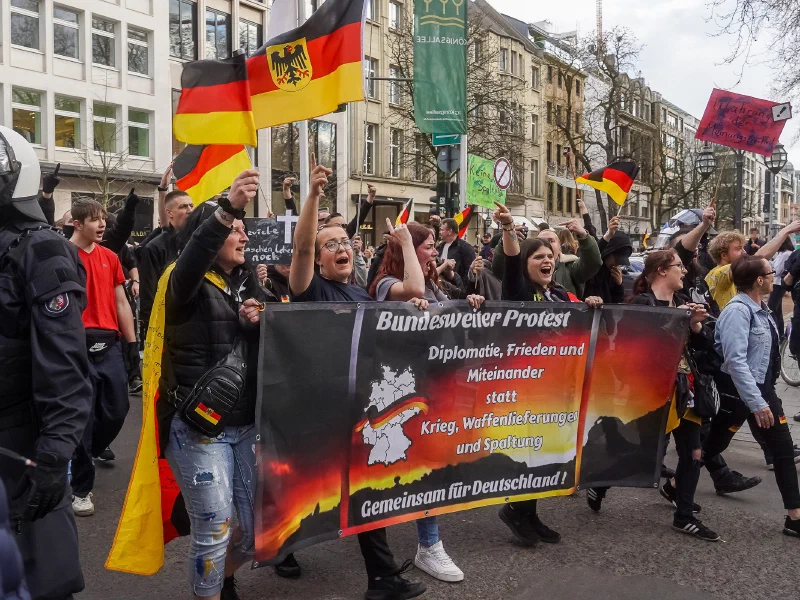 Nationalistische Querdenken-Demonstration in Düsseldorf