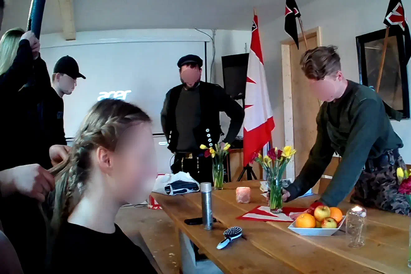 Als Veranstaltungsraum diente der umgebaute Schweinestall vom "Heimathof" - in mehreren Arbeitseinsätzen wurde hier ein Versammlungs- und Schulungsraum geschaffen.