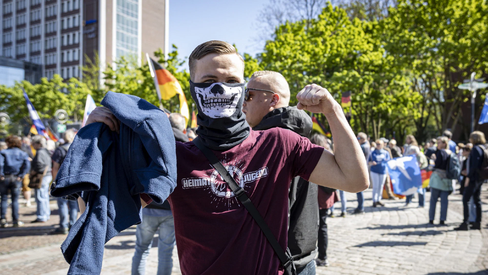 Querdenken und Neonazismus - Demonstration in Dortmund