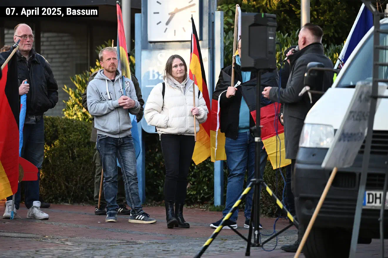 Und auch bei den regelhaft im Bremer Umland stattfindenen Demonstrationen des AfD-Kreisverbandes Diepholz nehmen Mitglieder des AfD-Stadtverbandes Bremen inzwischen regelhaft teil.
