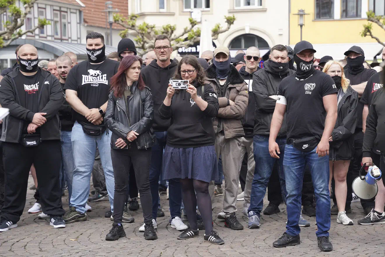 Obwohl zuvor eine bundesweite Mobilisierung stattfand, fiel die Anzahl der Teilnehmenden deutlich geringer aus, als erwartet. Trotz wochenlanger Vorbereitung wirkte die Demonstration eher halbherzig organisiert.