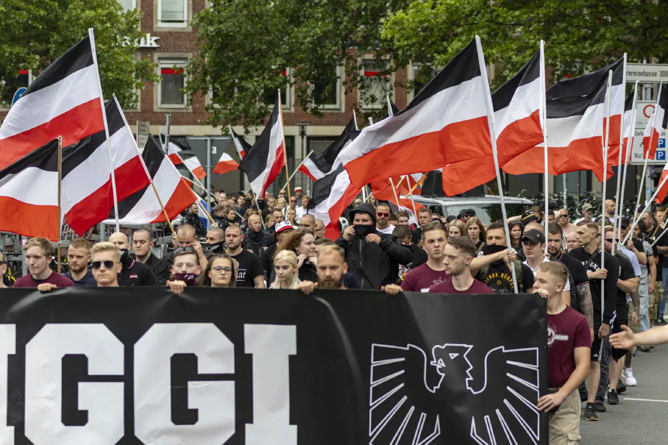 Am 5. Juli 2025 fand in Münster eine Neonazi-Demonstration statt, zu der knapp 130 Personen anreisten. Anlass für die Demo war der Rechtsstreit um das Grab von Siegfried Borchardt, der auch als „SS-Siggi“ bekannt war und 2021 verstarb.