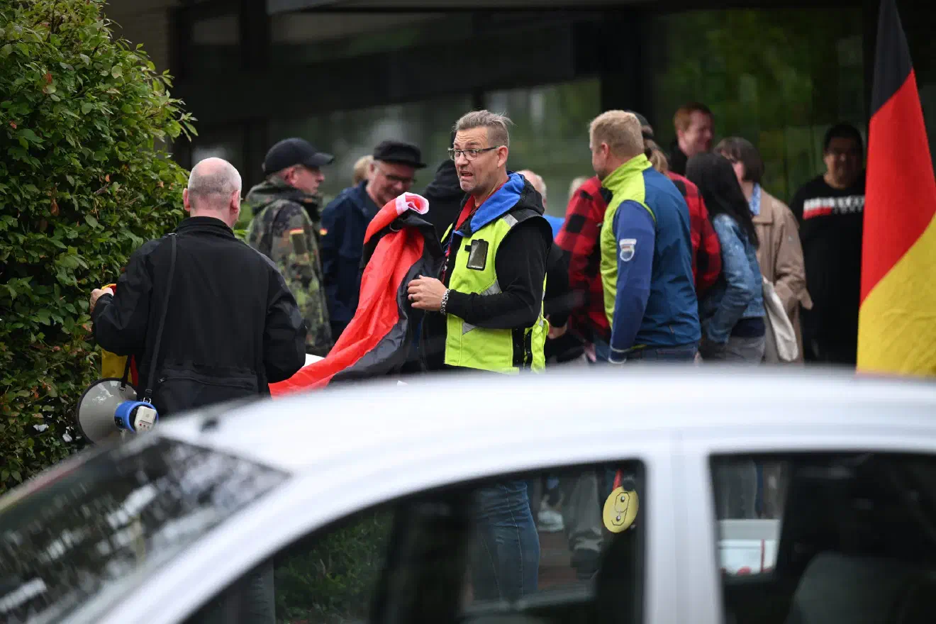 Im Oktober 2024 lebten dann die Montagsevents wieder als Demos auf, jetzt im Nachbarort Bassum.