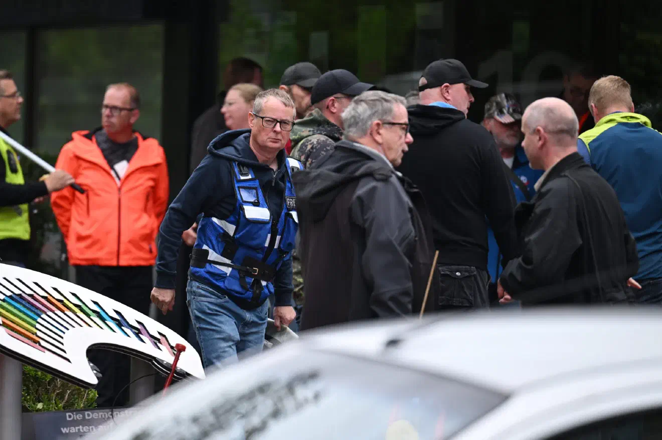 Als ein weiterer "alternativer Pressevertreter", der häufiger bei der AfD Diepholz zu Gast ist, war Wolfgang Wiencziers (Bild) vor Ort. Er ist ein rechter Streamer aus Bremen.