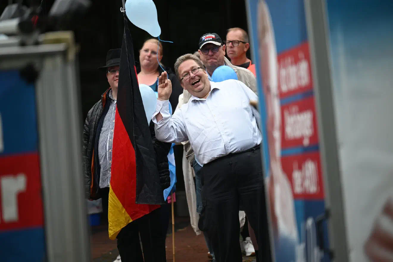 Bei der letzten Kommunalwahl gelang es der AfD neben mageren 3 Sitzen im Kreistag (2016 waren es noch 5) je einen Sitz in den Stadträten von Diepholz und Stuhr zu erringen. In beiden Fällen fallen die dortigen AfD-Vertreter überwiegend dadurch auf, dass sie versuchen, die von der Partei gesetzten Themen einzubringen, egal ob sie in den Kompetenzbereich der Räte gehören oder nicht.