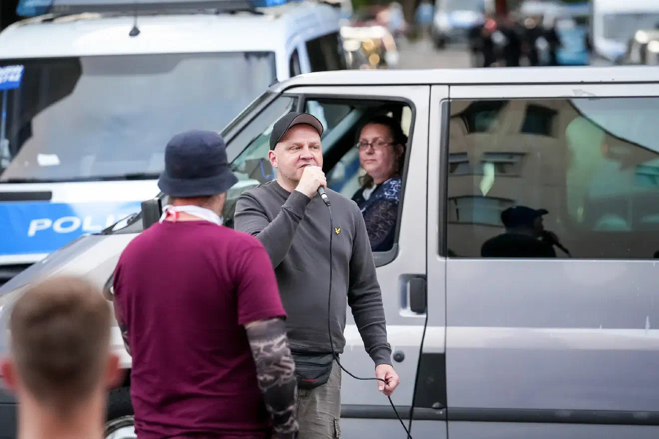 Sven Skoda, langjähriger Szene-Akteur, hob den "Nazi-Kiez" in Dortmund-Dorstfeld als "Leuchtturmprojekt im Westen" hervor und kündigte an, dass sich in Essen Vergleichbares entwickle. Die Szene will dort weiter Monat für Monat Präsenz zeigen.