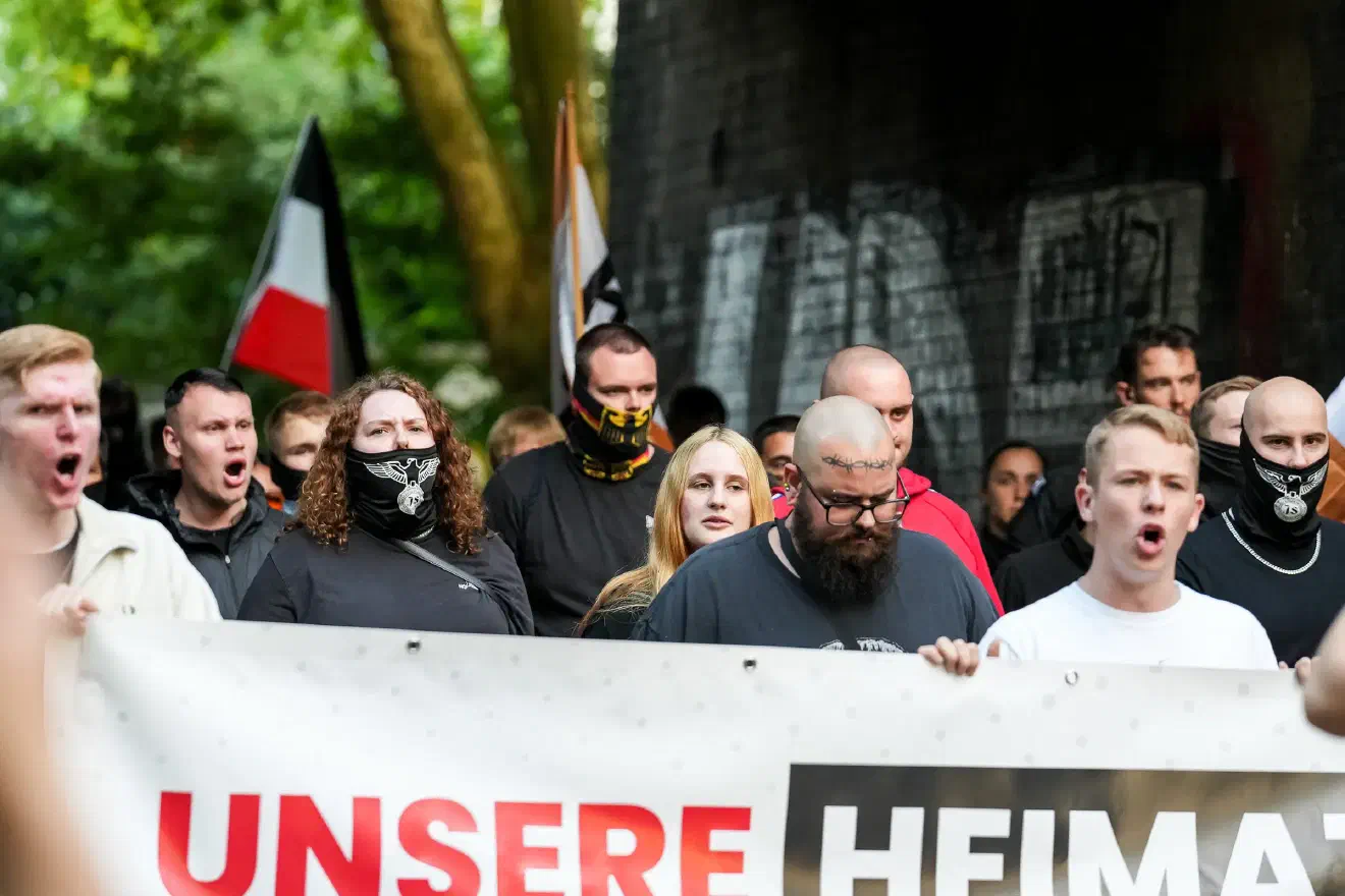 Die Veranstalter machen aus ihrer Ideologie keinen Hehl. Auch bei der gezielten Ansprache von Jugendlichen stehen offen nationalsozialistische Inhalte im Zentrum. Wer hier rekrutiert, tut das mit faschistischer Agenda und langfristiger Strategie.