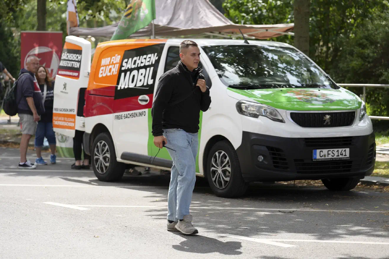 Ursache dafür dürfte auch eine Professionalisierung und stärkere Strukturierung des rechten Protestes sein. So achteten Ordner gezielt auf das Auftreten der jungen Neonazis, Alkohol war klar verboten.