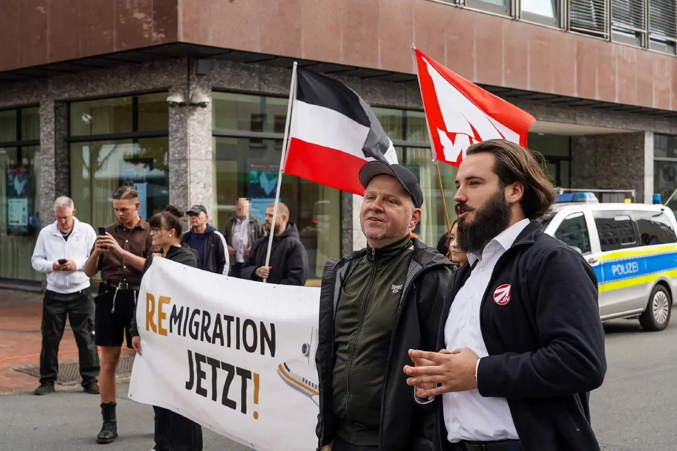 Bereits um 10:30 Uhr begann die erste Kundgebung in Dortmund. Vor Ort waren nur 17 Teilnehmende. Auch über den gesamten Tag hinweg blieb die Zahl konstant niedrig – mehr als 17 wurden es nicht.