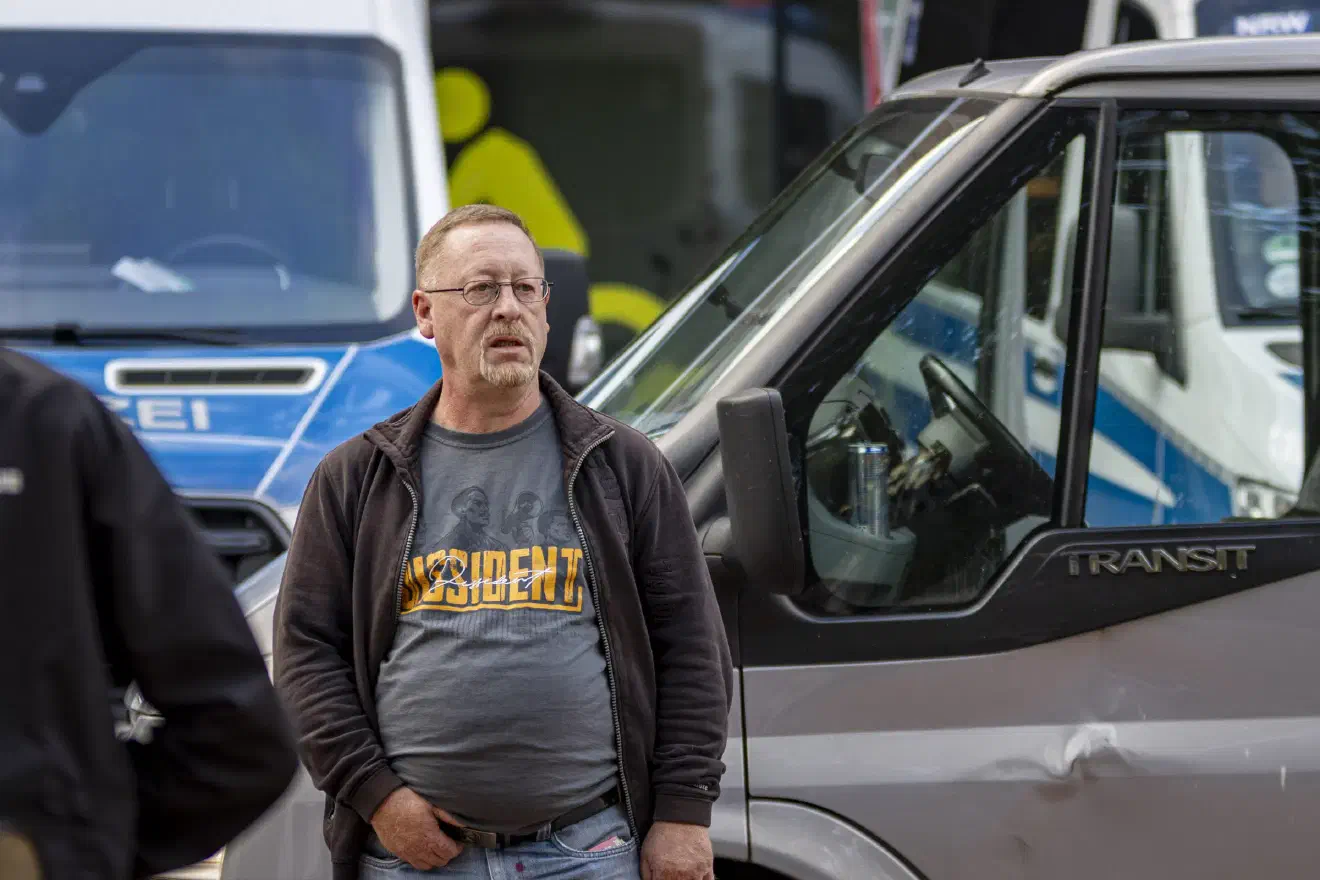 Bekannte Kader wie Dieter Riefling aus Hildesheim (Bild) sind seltene Unterstützung von außerhalb.
