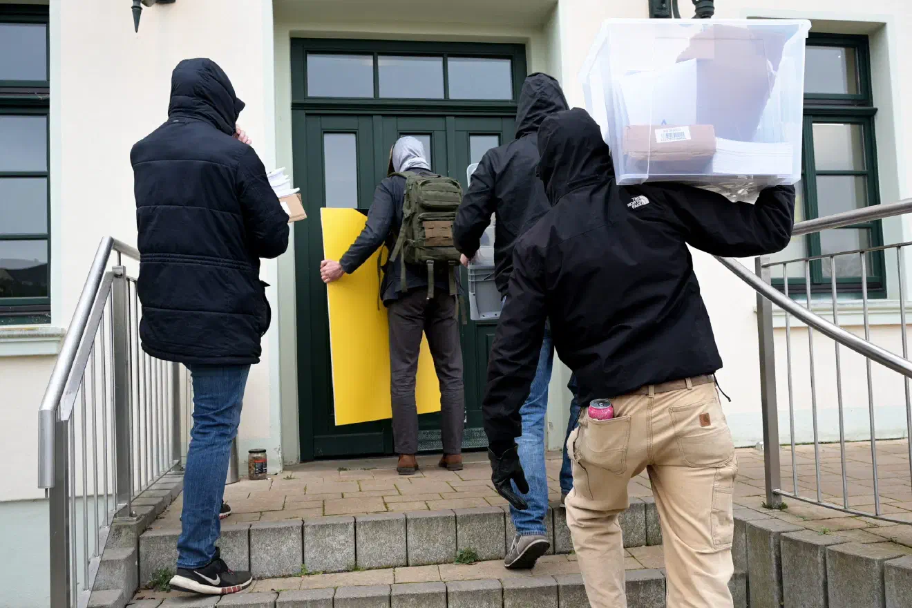 Gleichzeitig zeigt es, wie strategisch diese Akteur:innen vorgehen, um ihre Ideologie in bestehende Strukturen einzubringen und auszubauen - während die Veranstaltung in der Öffentlichkeit weitgehend unbeachtet blieb.