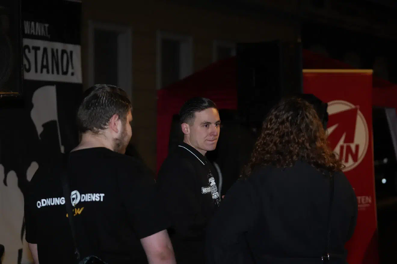 Dass ausgerechnet Essen Austragungsort für diese Demonstration sein soll, kann als Indiz für die neugewonnene Relevanz westdeutscher Parteistrukturen innerhalb der bundesweiten Neonaziszene gewertet werden und mahnt zur genauen Beobachtung der weiteren Entwicklung im Ruhrgebiet.