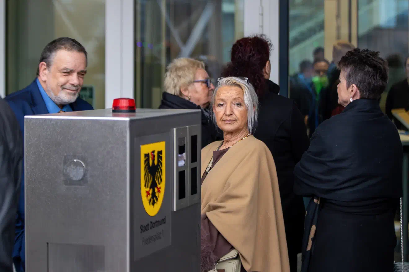 Bei den Jungen Nationalisten handelt es sich um die Jugendorganisation der Partei "Die Heimat" (ehemals NPD).