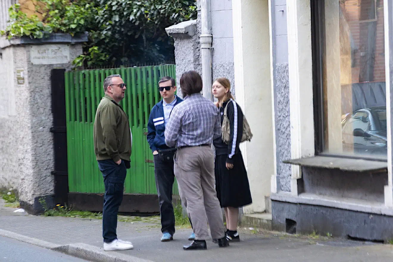 Zuletzt ist die Zahl neuer Teilnehmenden bei den Treffen zurückgegangen. Dafür lassen sich mehrere Gründe benennen: Zum einen führten interne disziplinarische Maßnahmen, insbesondere gegenüber Jugendlichen, zu Spannungen innerhalb der Szene. Die internen Gewaltandrohungen wurden nicht durchweg positiv aufgenommen, was dazu führte, dass sich einzelne Jugendliche wieder zurückzogen.