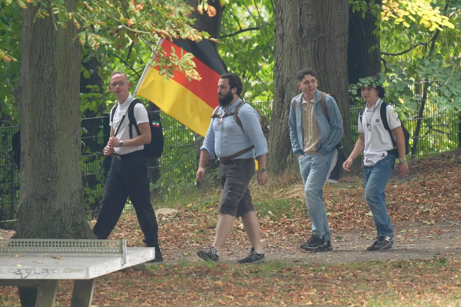 "Ganz ohne Brandmauer": Wanderung der JN mit der Generation Deutschland