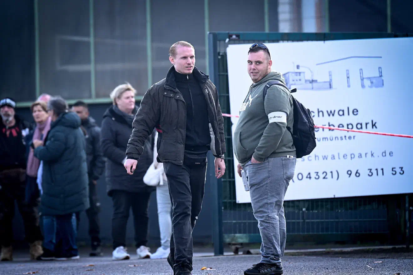 Dabei machte es in Neumünster kaum einen Unterschied, ob man die Teilnehmenden oder die organisatorischen Strukturen der Demonstration in den Blick nahm: