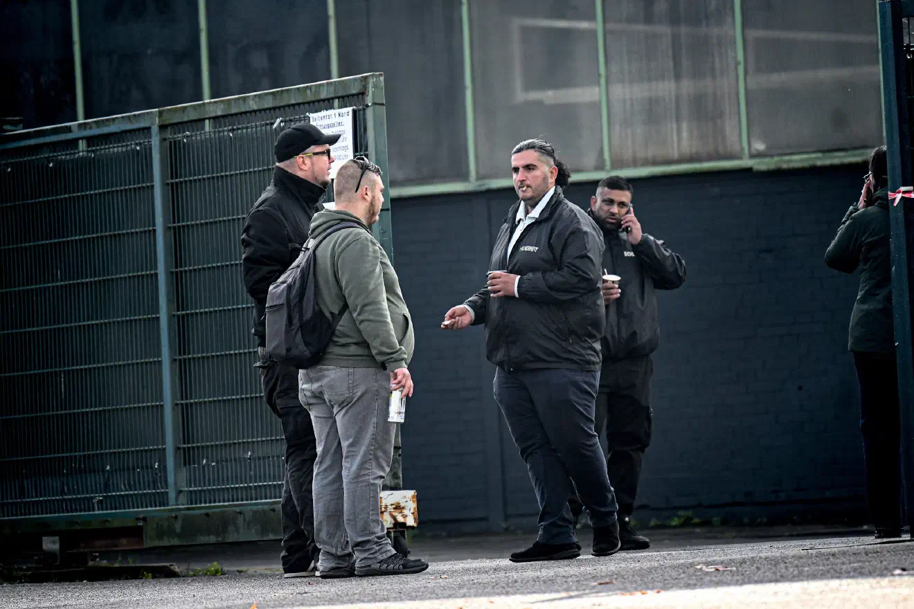 Ausgangspunkt des Aufmarschs war die AfD-Landeszentrale im Schwale-Gewerbepark. Der ehemalige Industriekomplex dient der Partei inzwischen als Geschäftsstelle und Veranstaltungsort – auch für die Gründung des schleswig-holsteinischen Landesverbands ihrer Jugendorganisation „Generation Deutschland“.