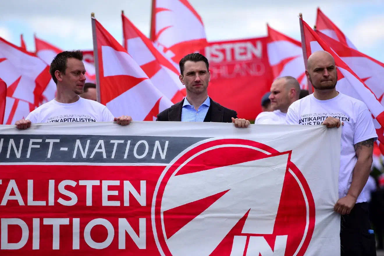 Die NPD-Parteispitze um den seit 2014 amtierenden Bundesvorsitzenden Frank Franz (Bildmitte) kündigt nun, nach fast einem Jahrzehnt der Amtsführung, umfangreiche strukturelle Veränderung der Partei an.